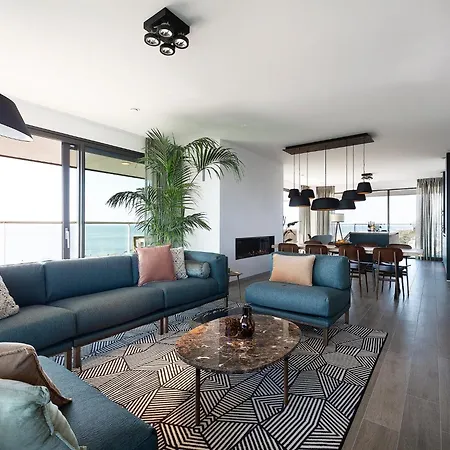 Chic For 8 With Seaview Apartment