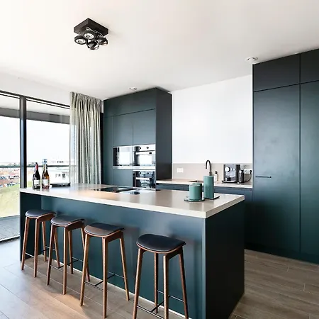 Chic For 8 With Seaview Apartment